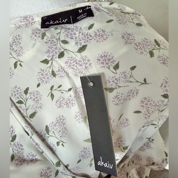 NWT - Floral Ruffle Smocked Crop Blouse - Picture 11 of 13